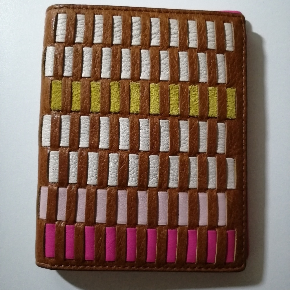 Passport wallet Fossil. All leather.